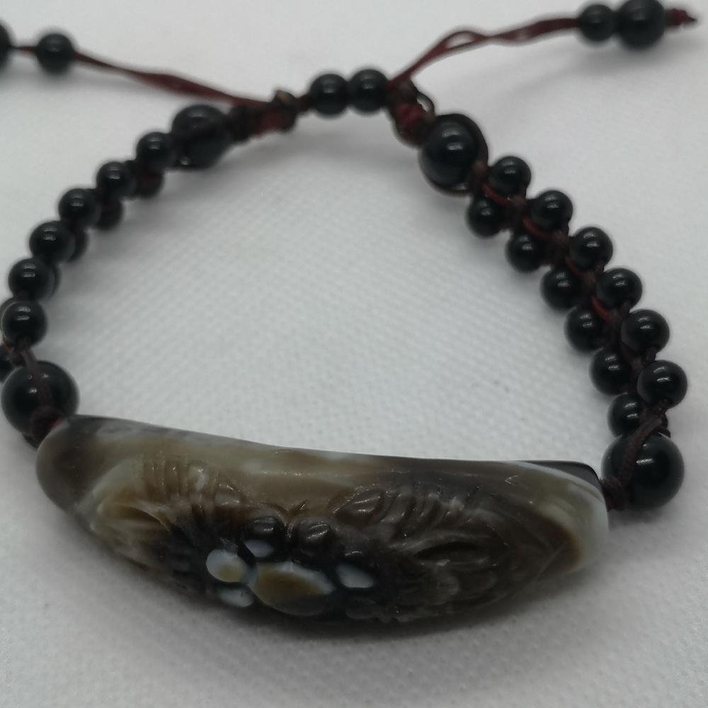 Carved  bracelet - Picture 4 of 4